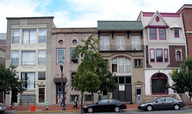 Line of townhouses in Camden, New Jersey